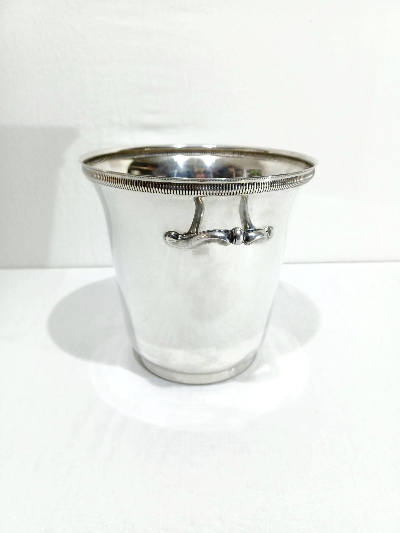 Seau à champagne en métal argenté, décor godrons
