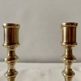 Paire d'anciens bougeoirs en laiton