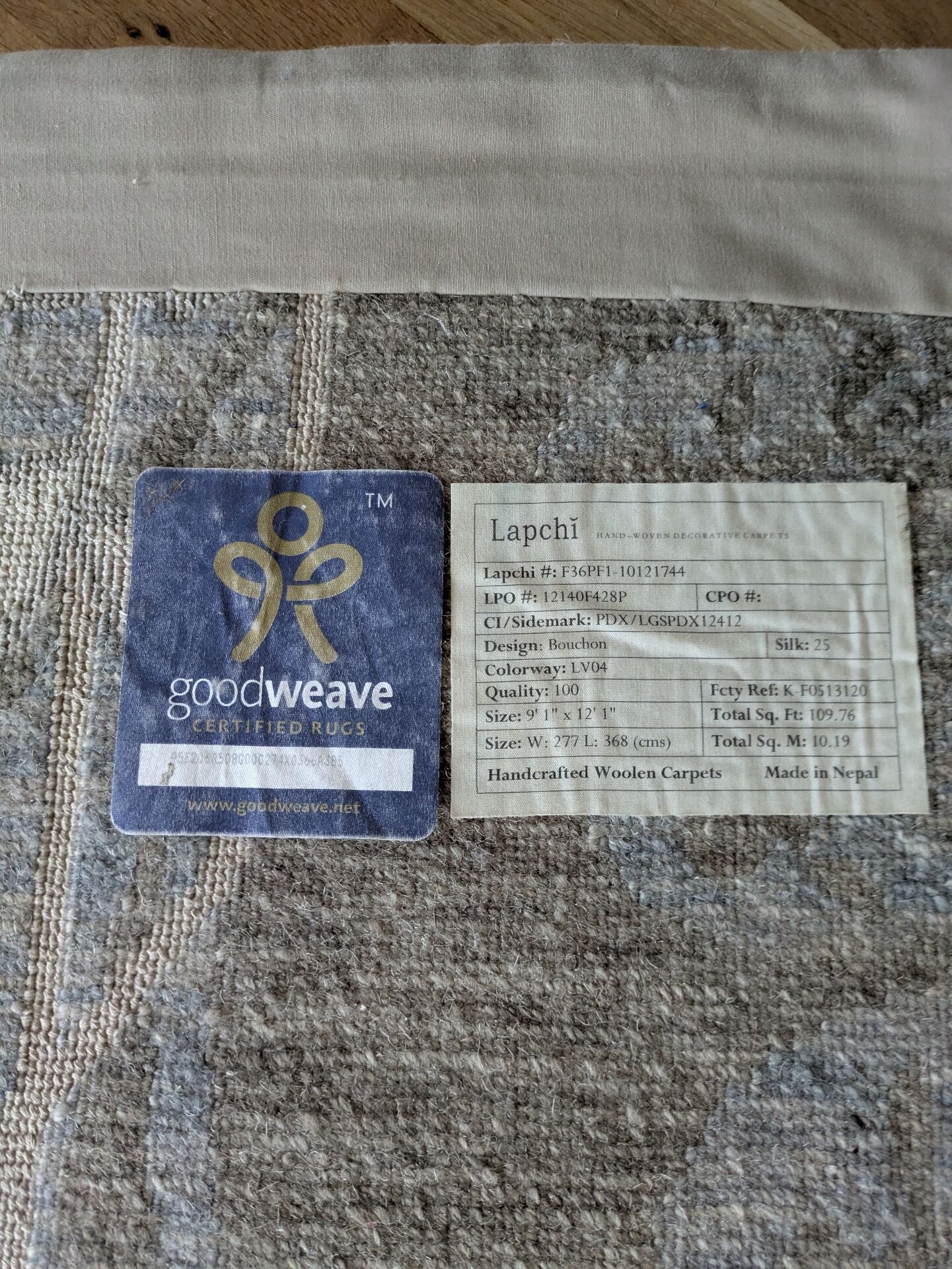 Nepalese carpet in wool and silk