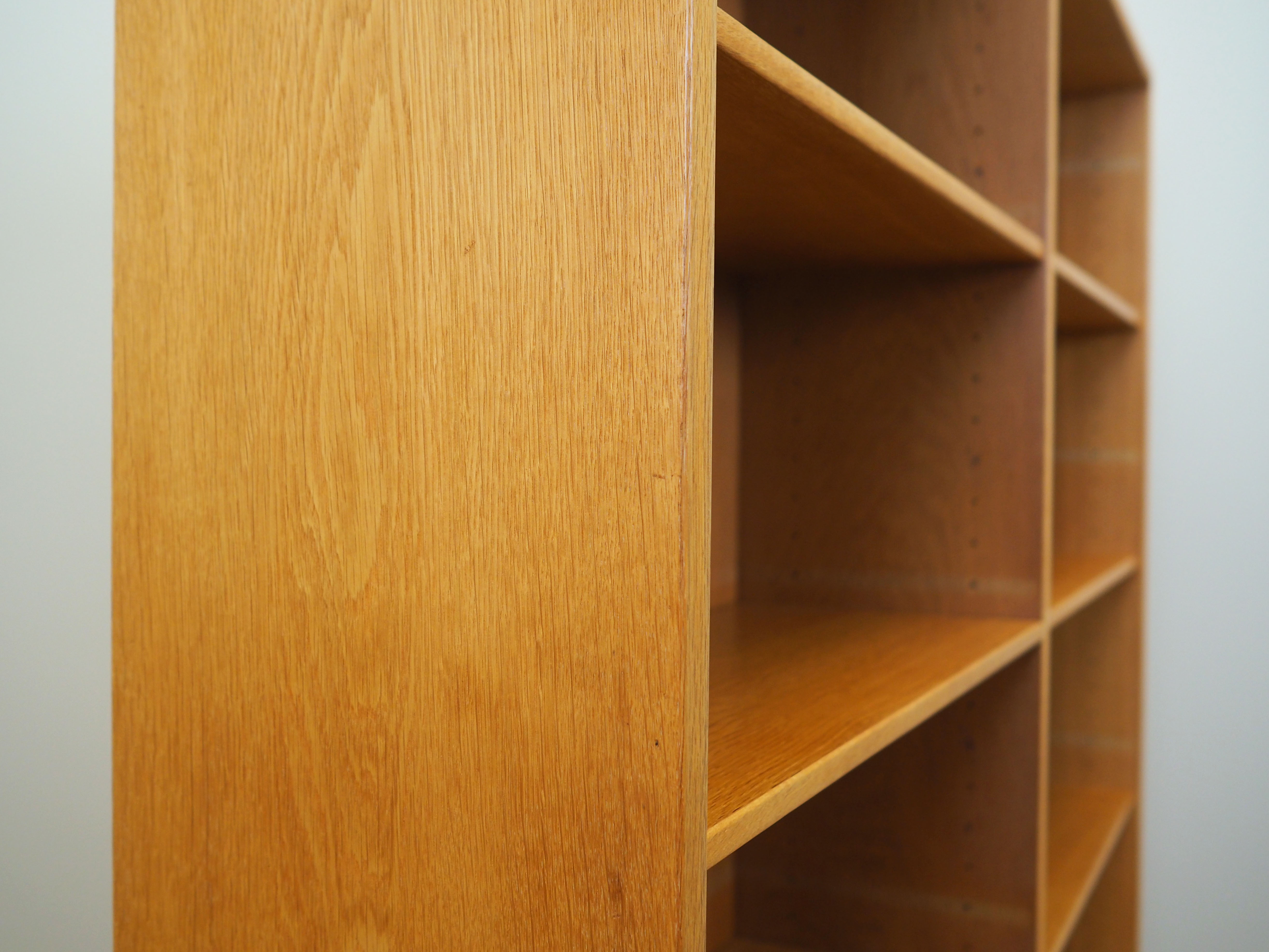 Bibliothèque en frêne, design danois, années 1960, designer: Børge Mogensen