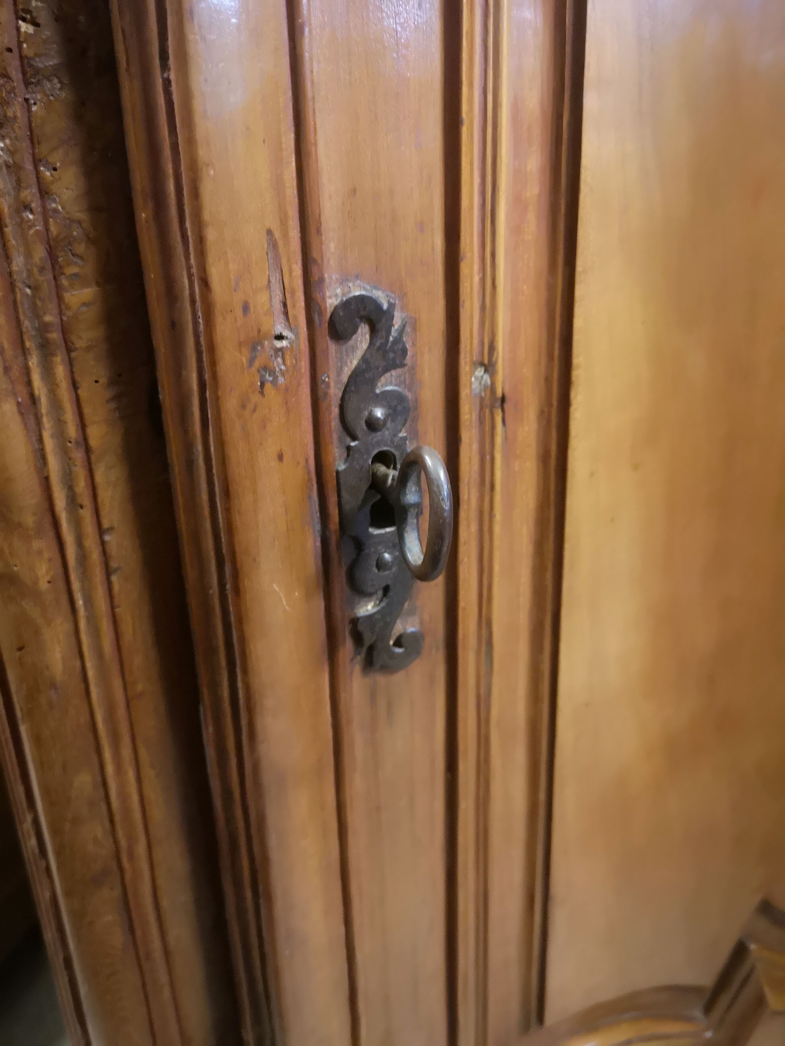 Louis XV style bonnetière