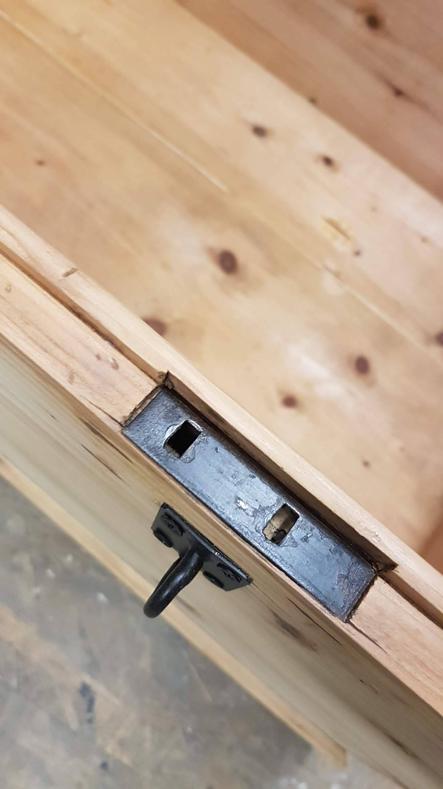 Old curved travel trunk, in pine, stripped 98x60x65