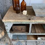 Carpenter's workbench