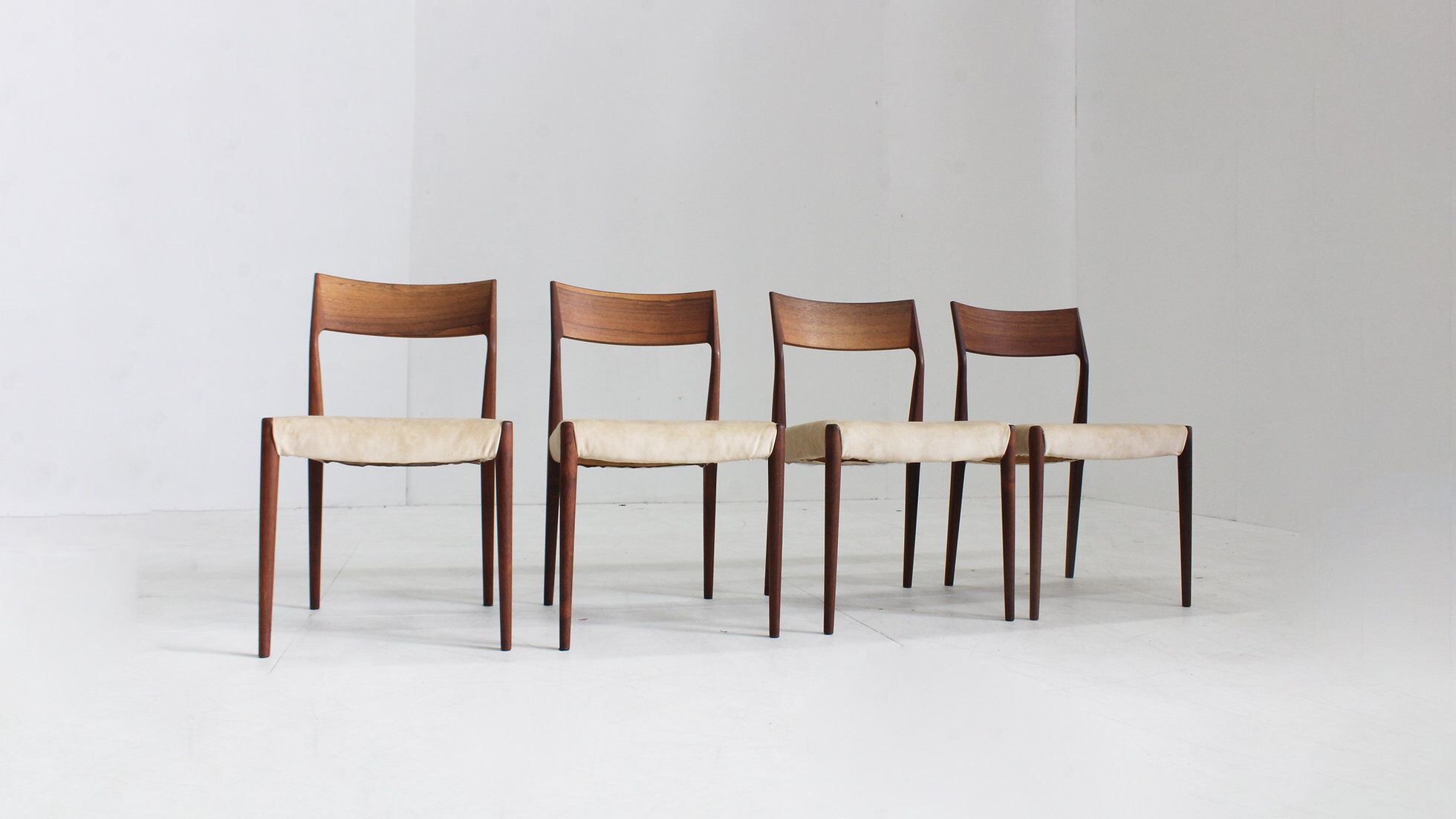 Chaises de salle à manger vintage des années 60 par Fristho, ensemble de 4