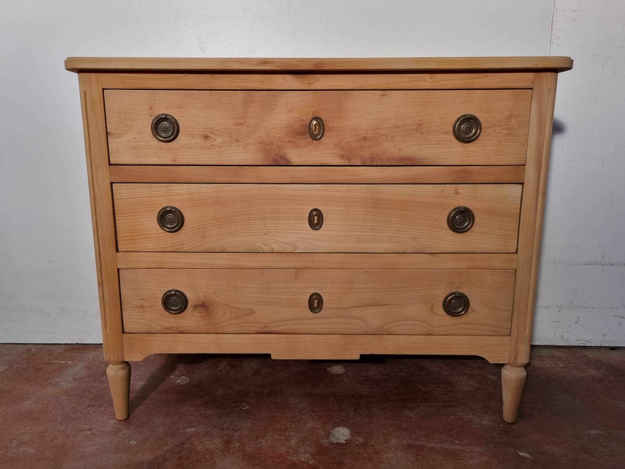 Commode en merisier aerogommée