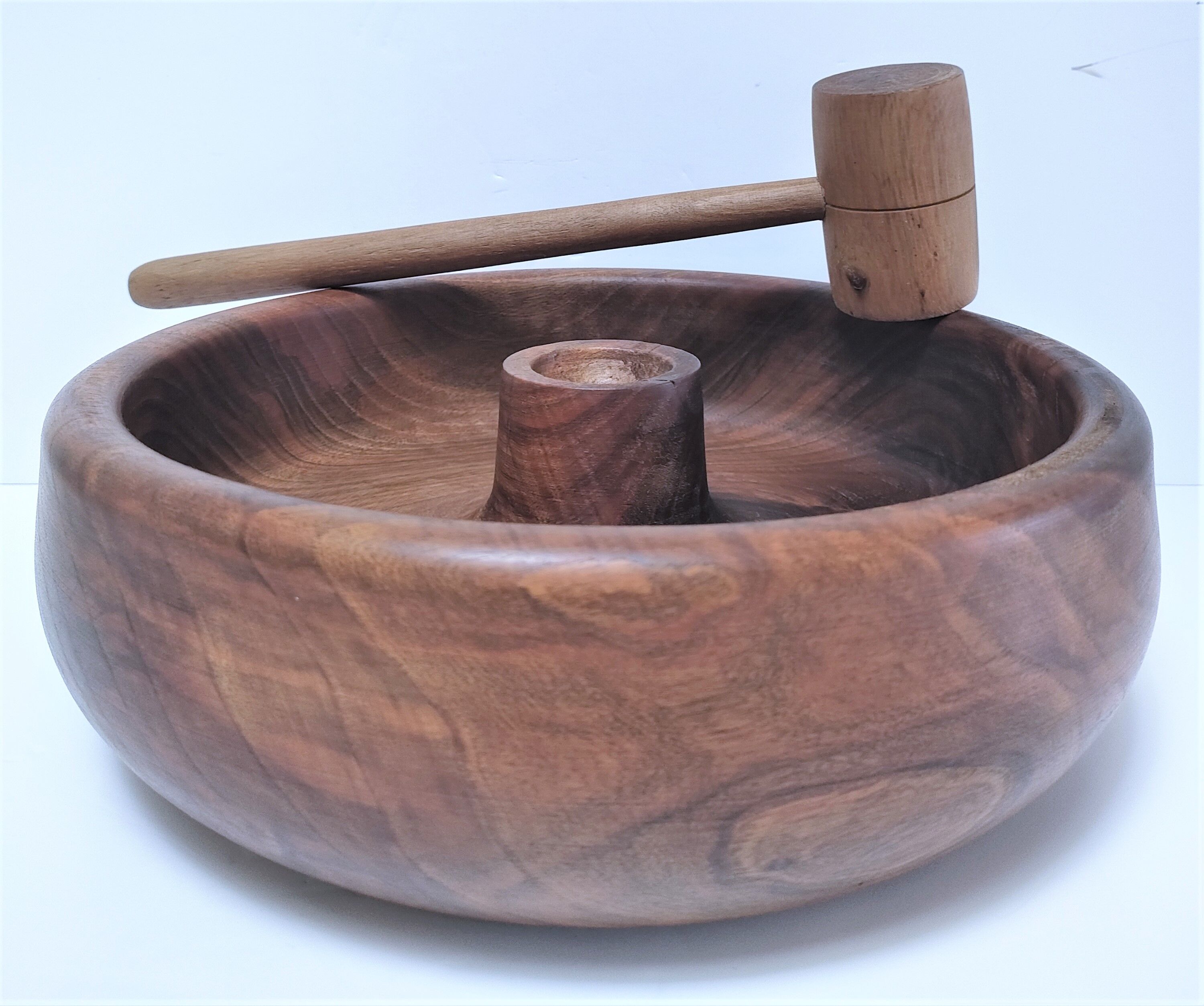 Nutcracker in solid wood and its mallet