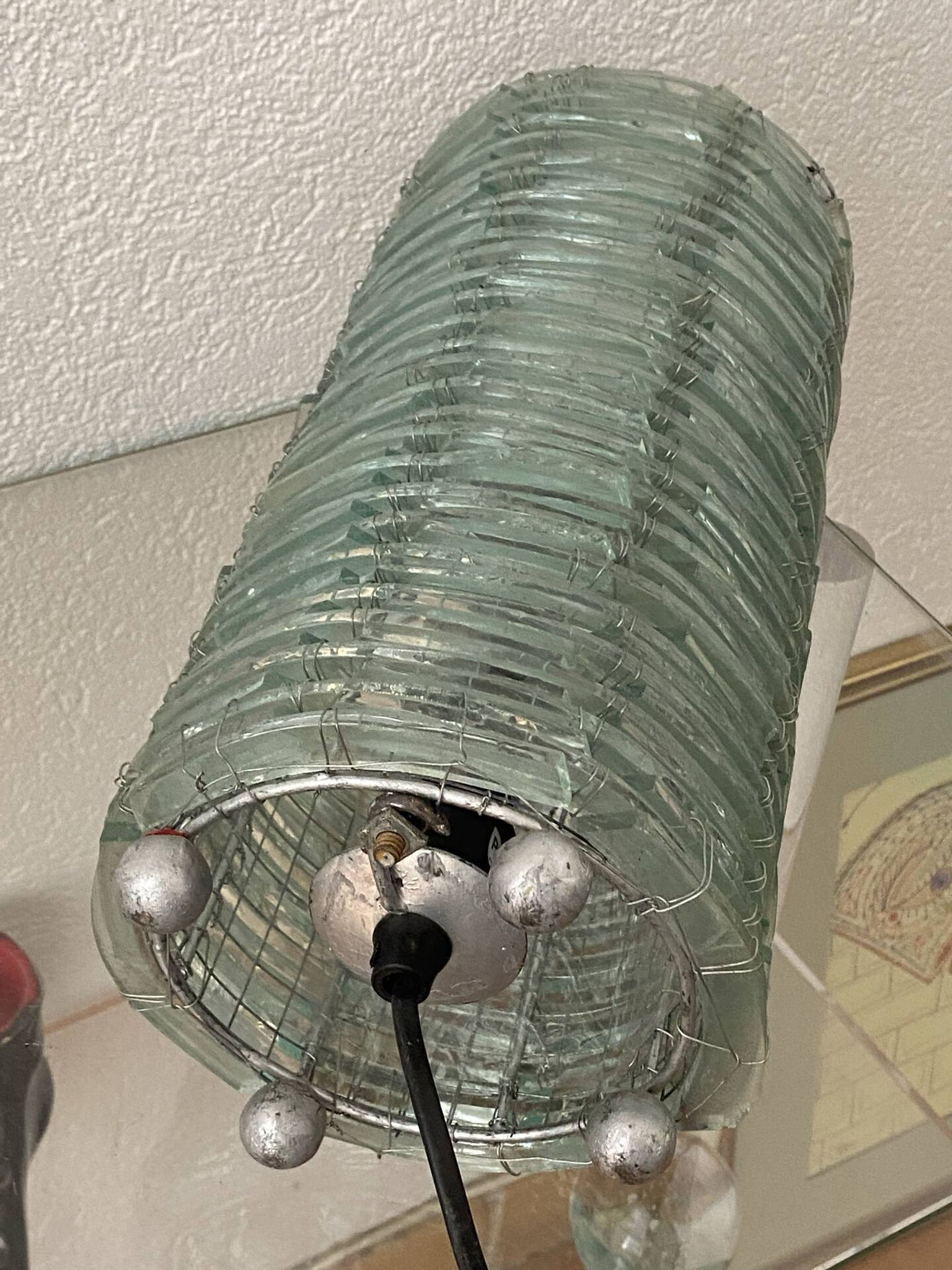Lampe en verre de couleur bleutée et fil de fer