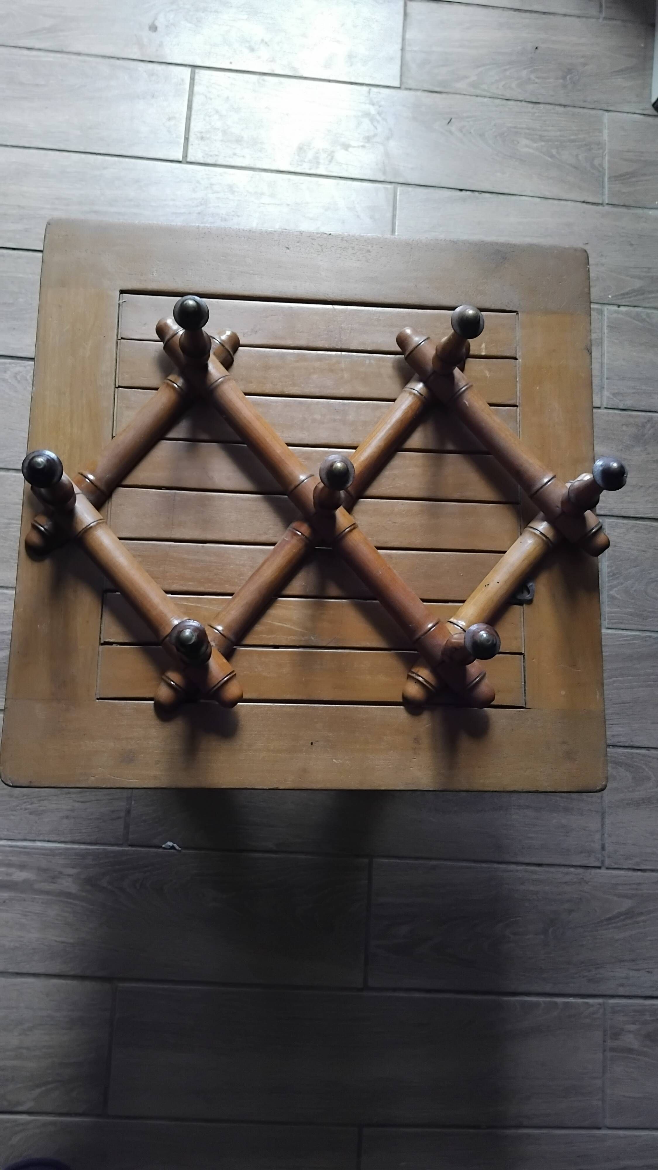 Porte-manteau accordéon en bambou