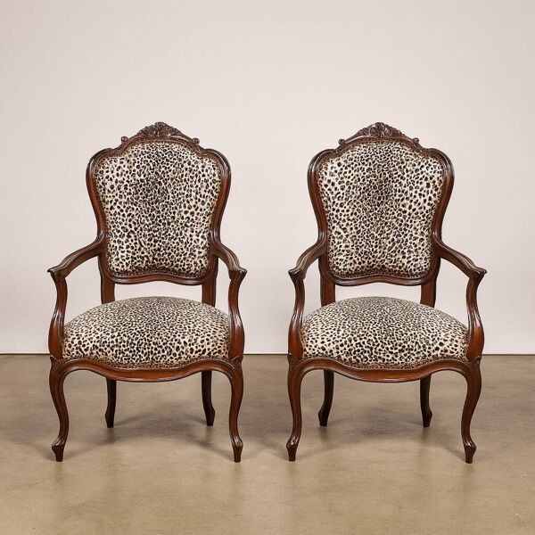 Paire de fauteuils de forme violonnée époque napoléon III en acajou époque XIXe