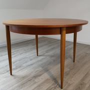 Scandinavian round table