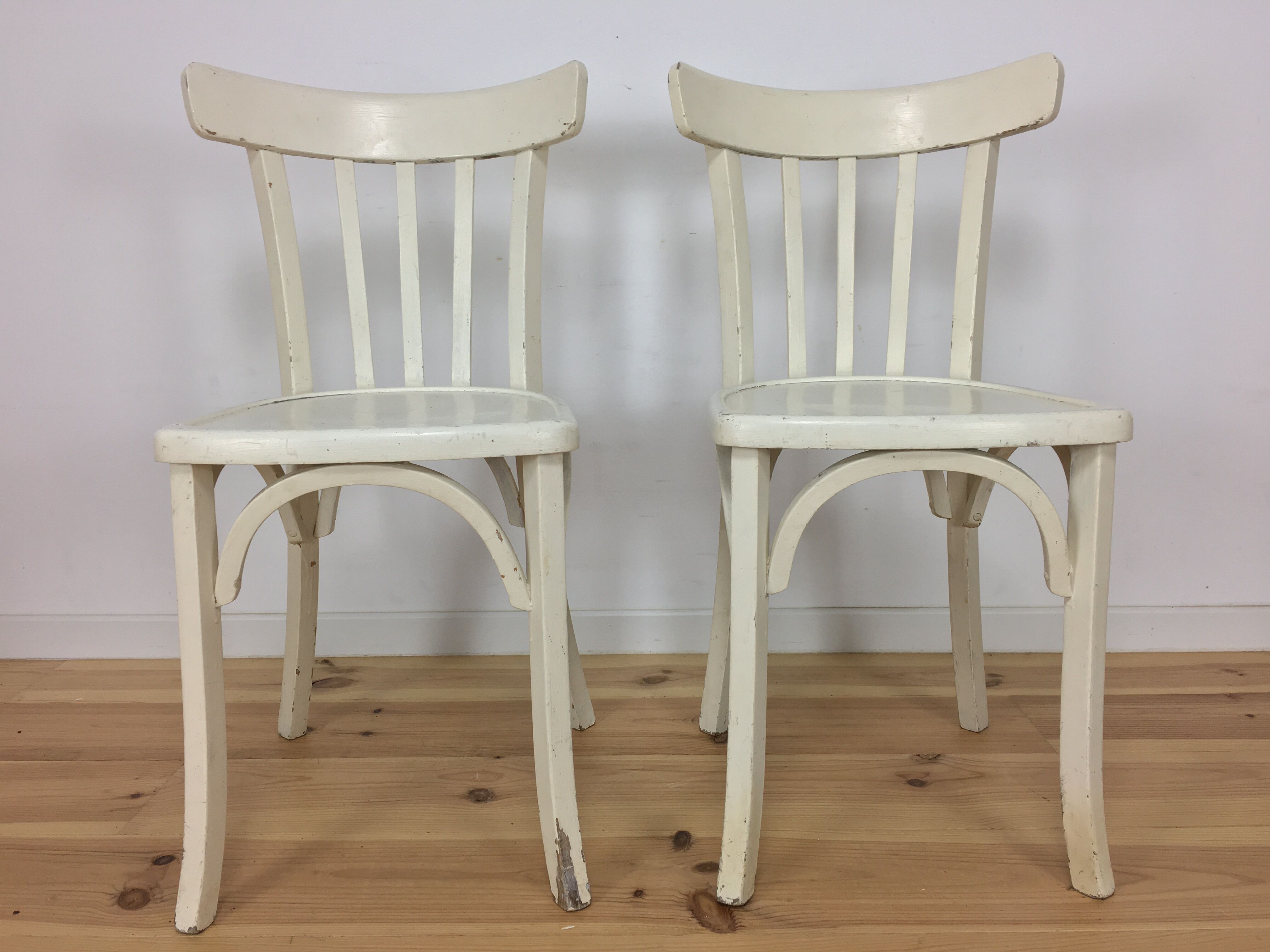 White Luterna vintage bistro chairs