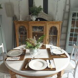 Round table with 1 extension oak base tray and patinated extension pearl gray.