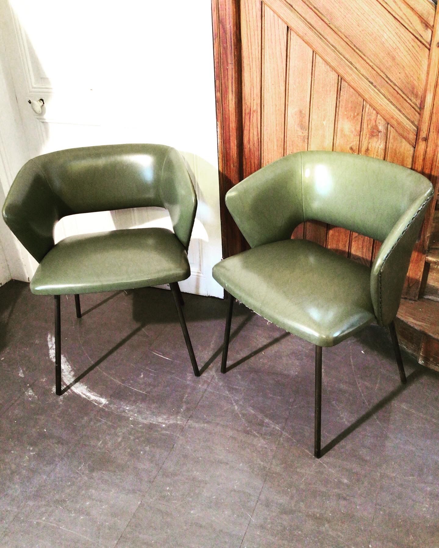 Pair of shell armchairs by Michel Ducaroy, edition SNA Roset