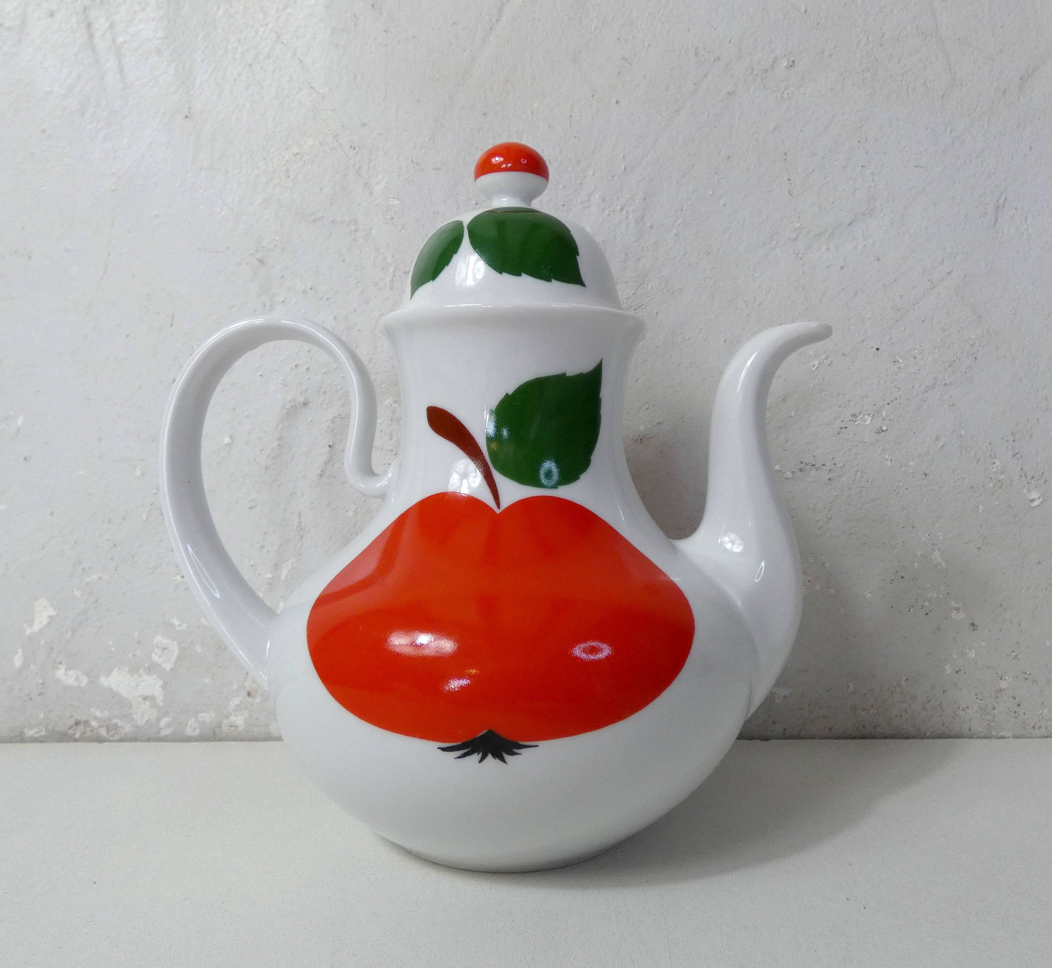 Apple service in bavarian porcelain