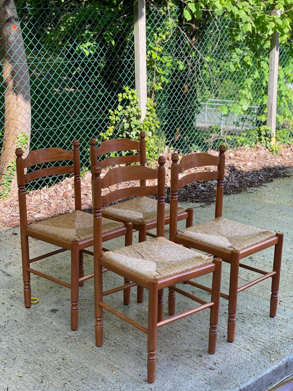 4 kitchen chairs in light solid wood and straw