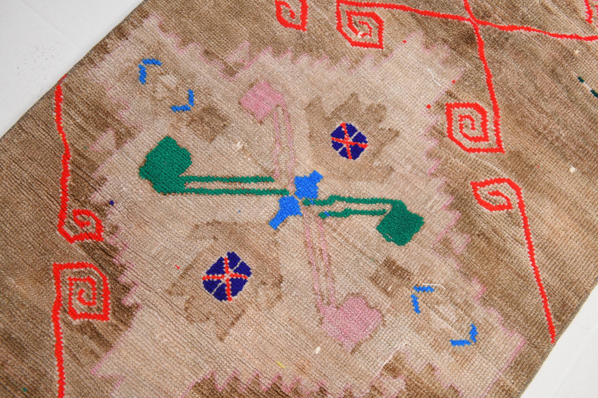 Tapis Couloir Vintage Turc, Marron, Rouge & Bleu Motifs Tribaux Géométrique