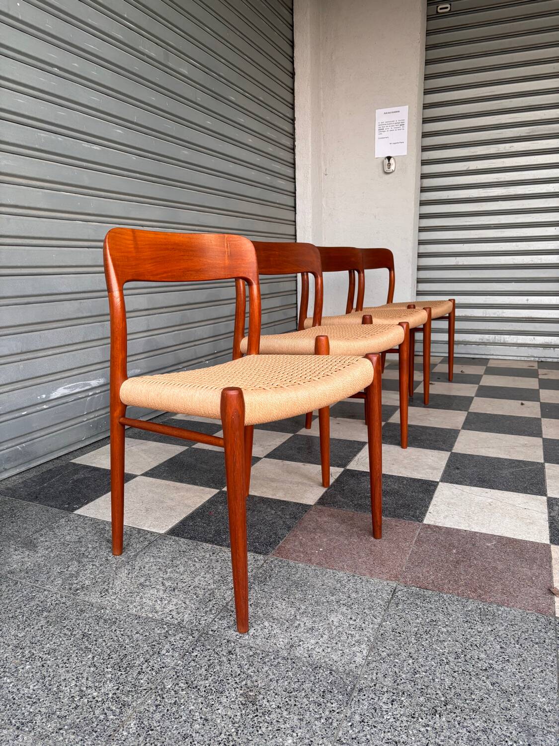 Moller 75 chairs