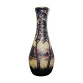 Vase en verre multicouches à décor gravé à l'acide