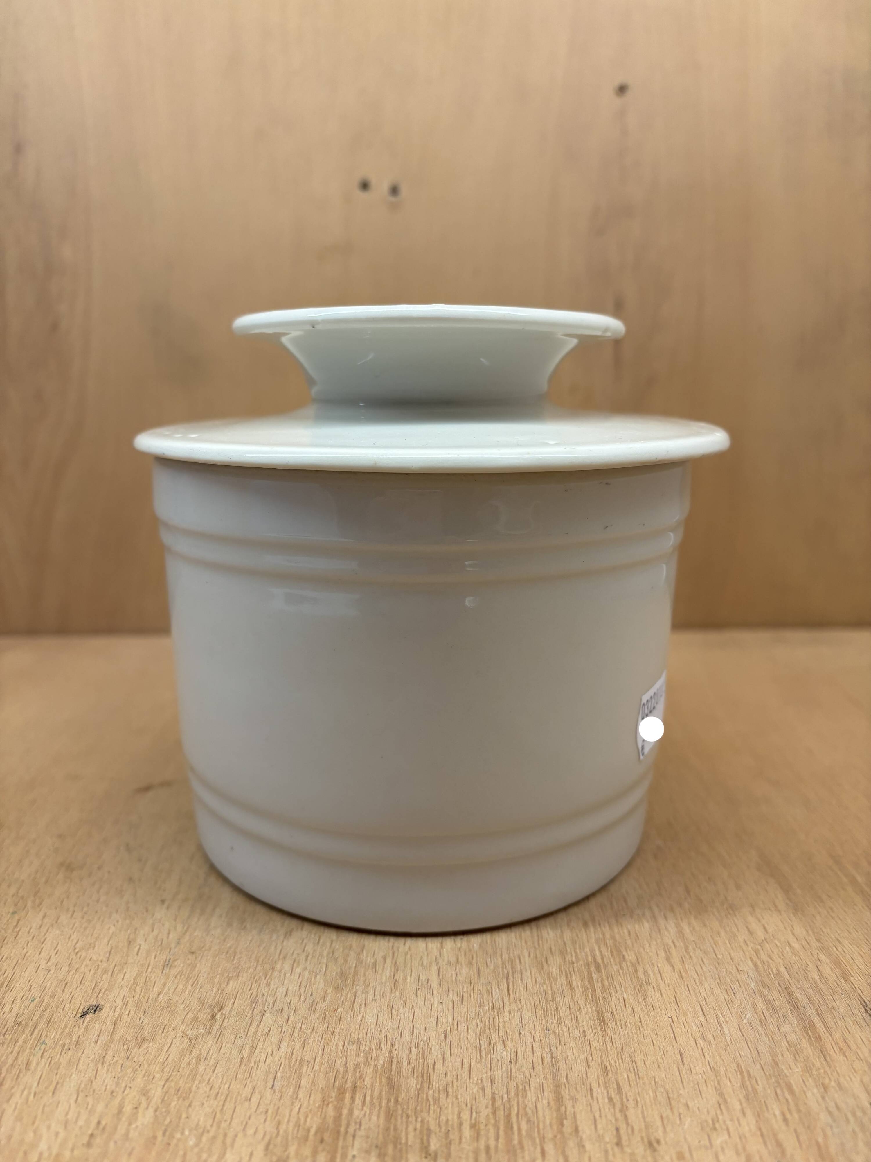 Porcelain butter dish