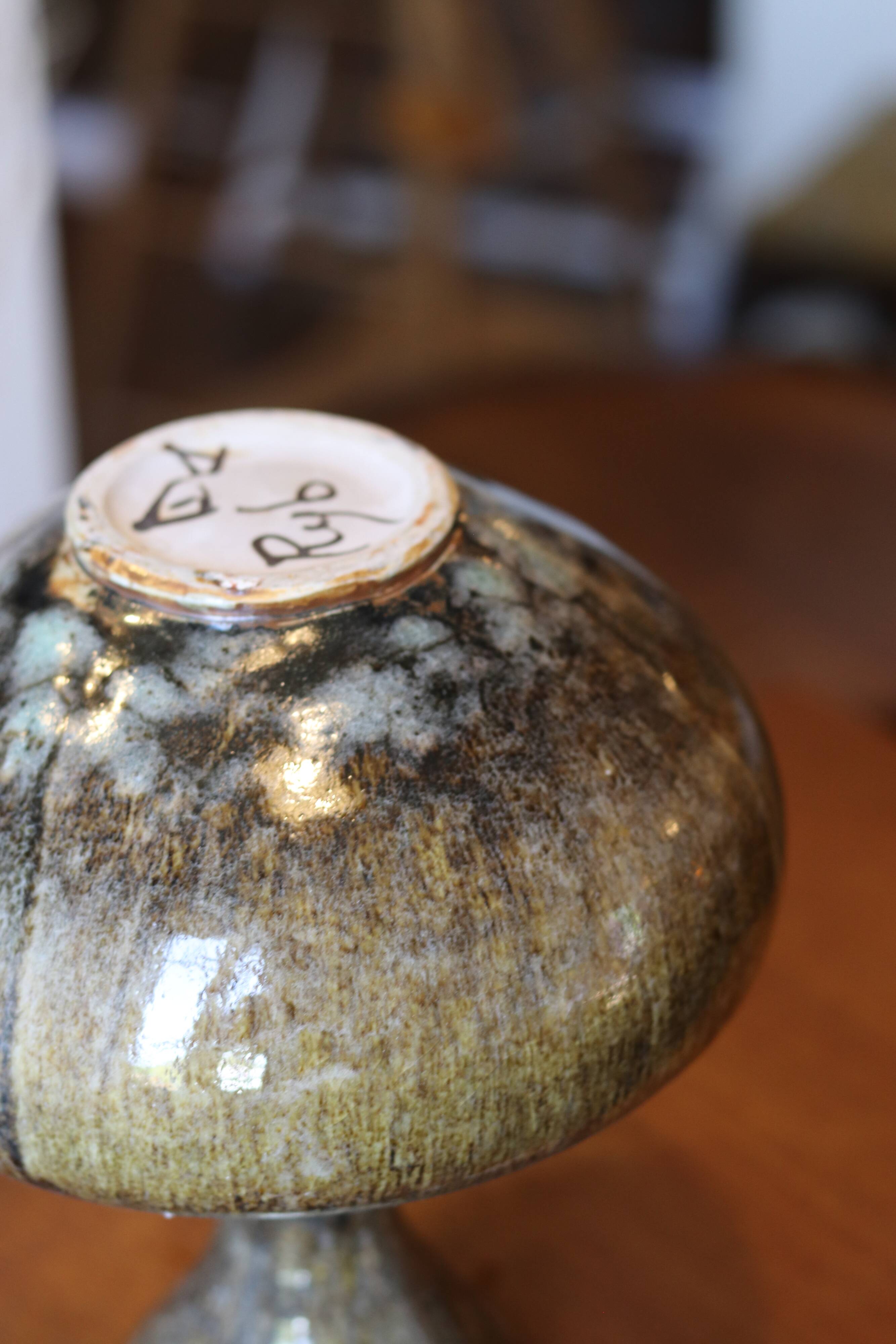 Vase en grès émaillé signé par le céramiste français Yves Rybczynski,