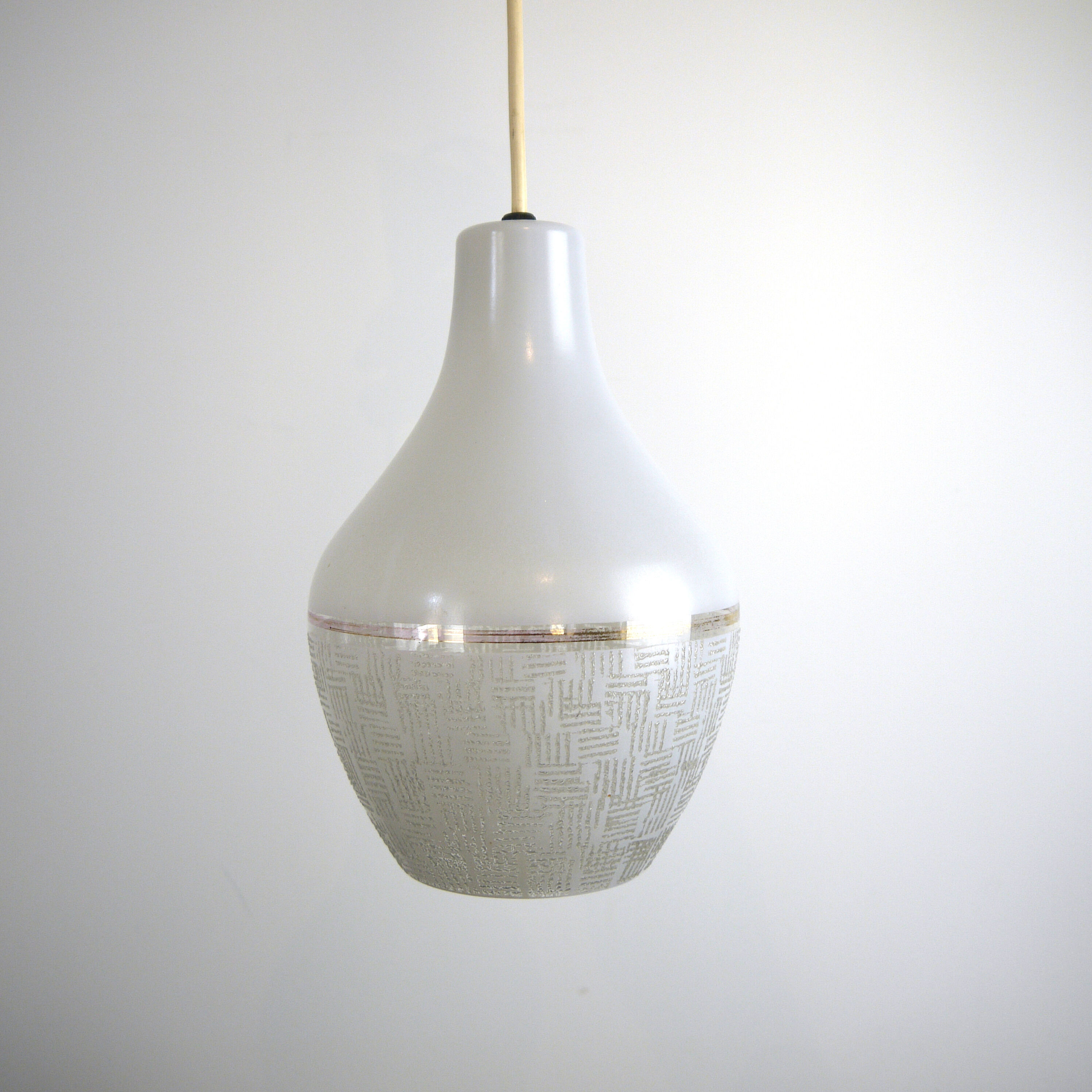 White glass suspension