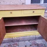 Buffet de campagne jaune citron