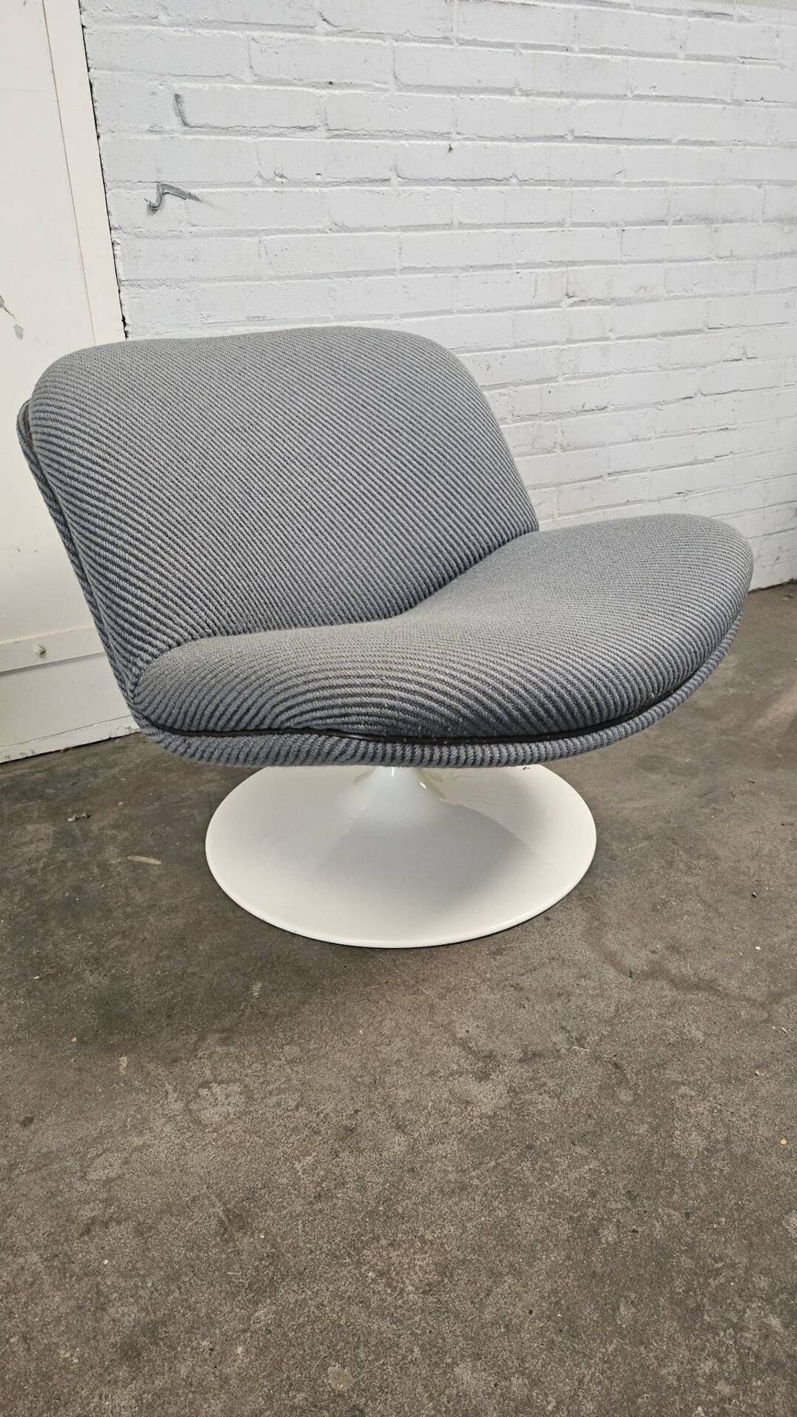Artifort 508 swivel chairs designed by Geoffrey Harcourt.