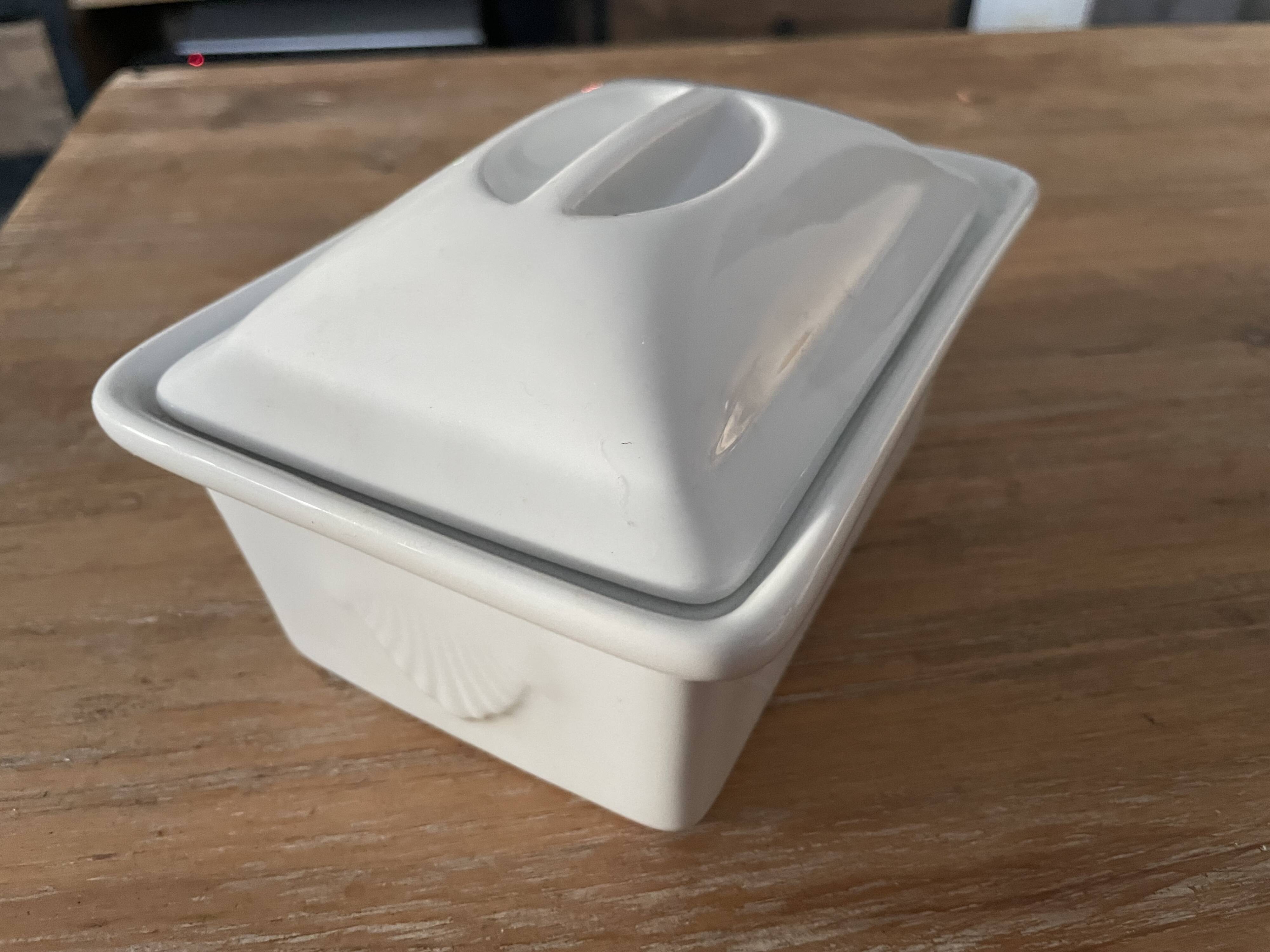 Butter maker in french porcelain