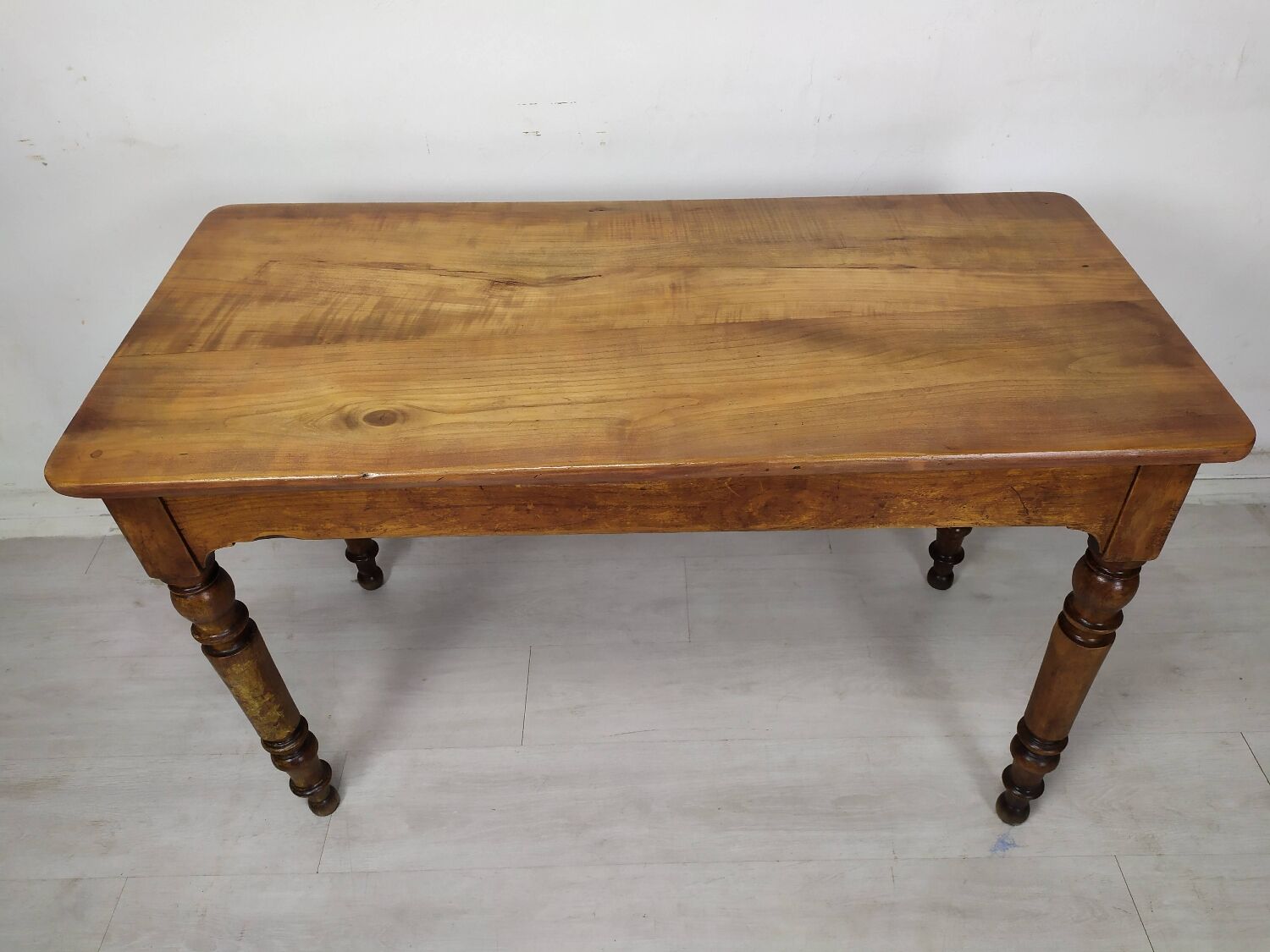 Table de ferme bistrot