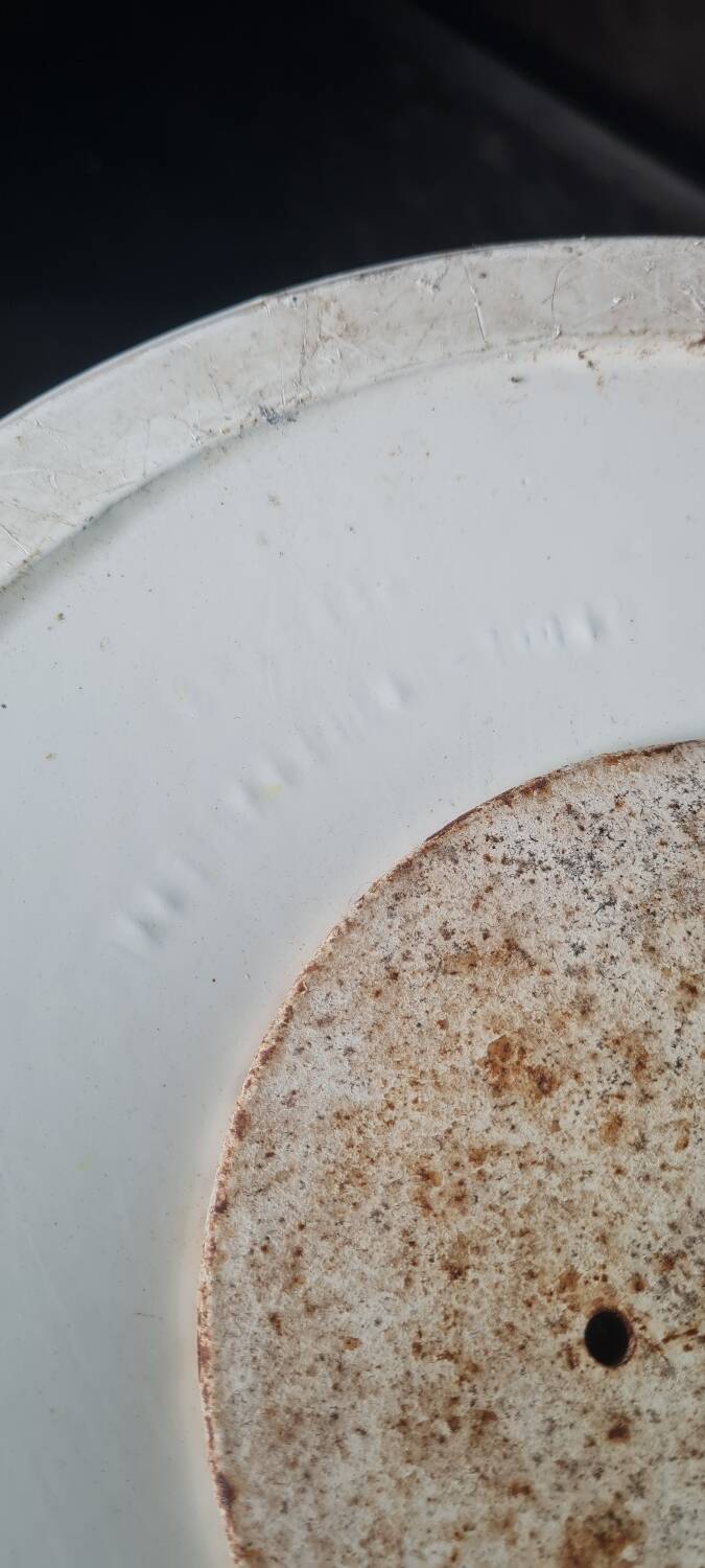 Pedestal table by Eero Saarinen Knoll edition