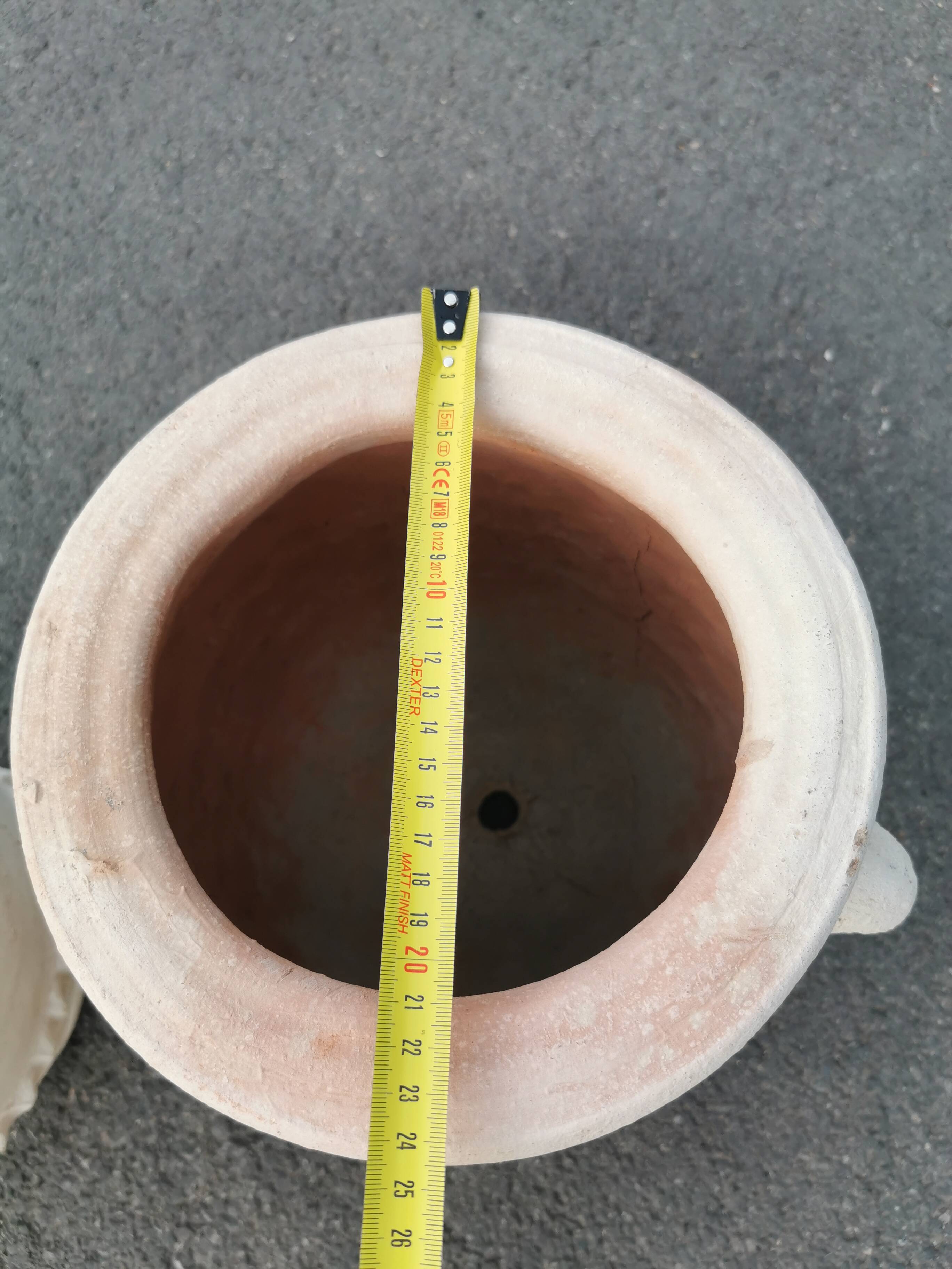 Set of two terracotta jars