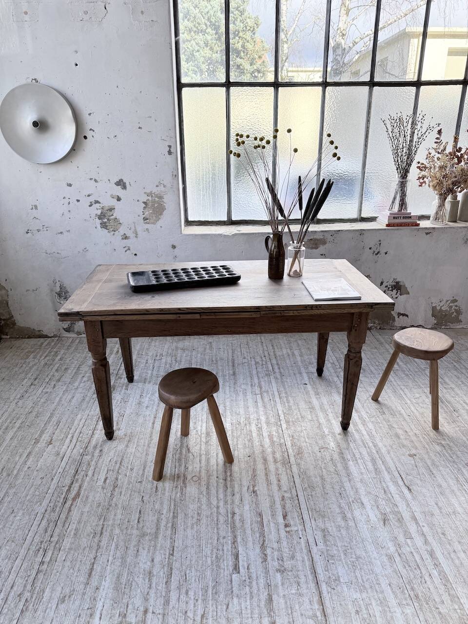 Solid oak farmhouse table with integrated extensions 1950