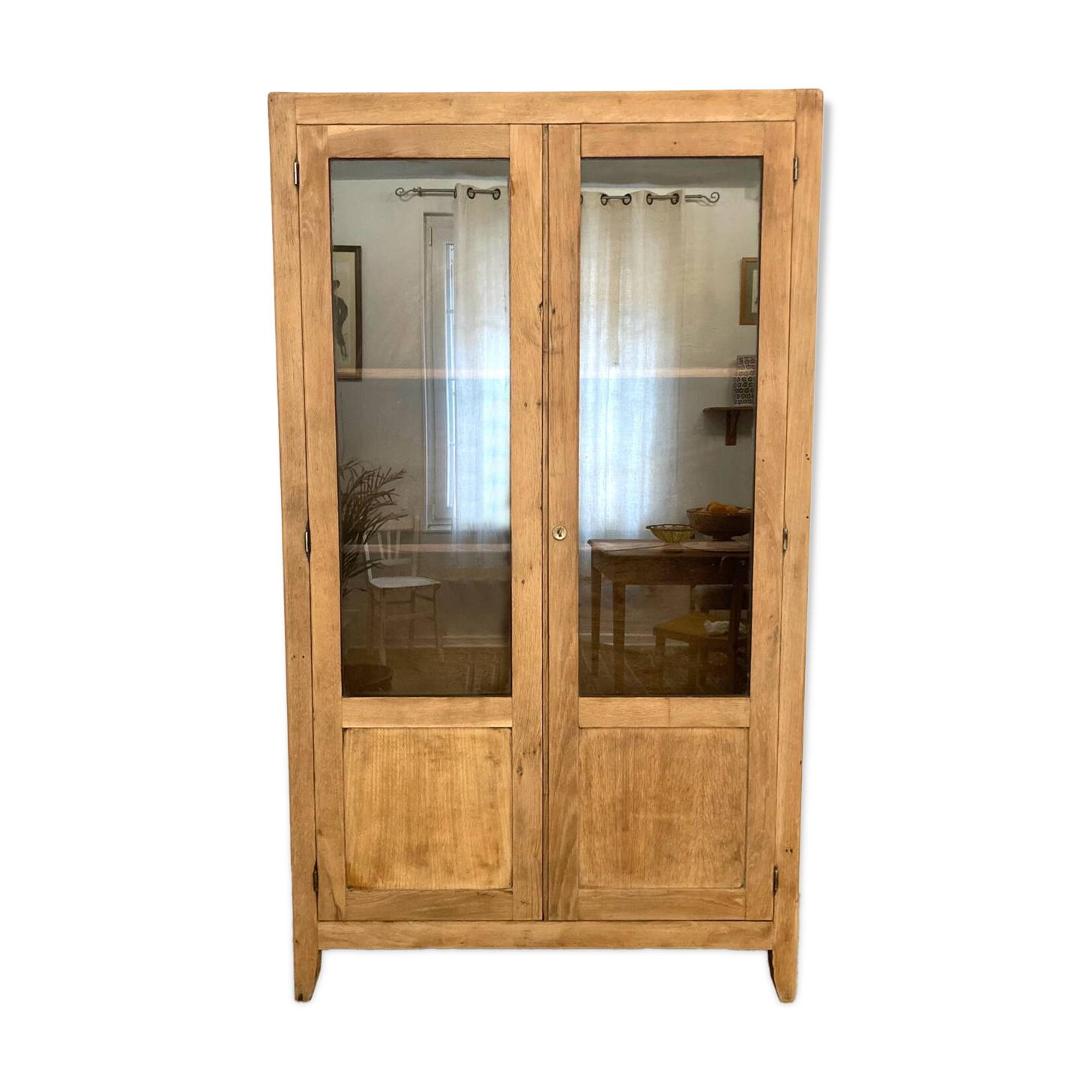 Parisian display cabinet