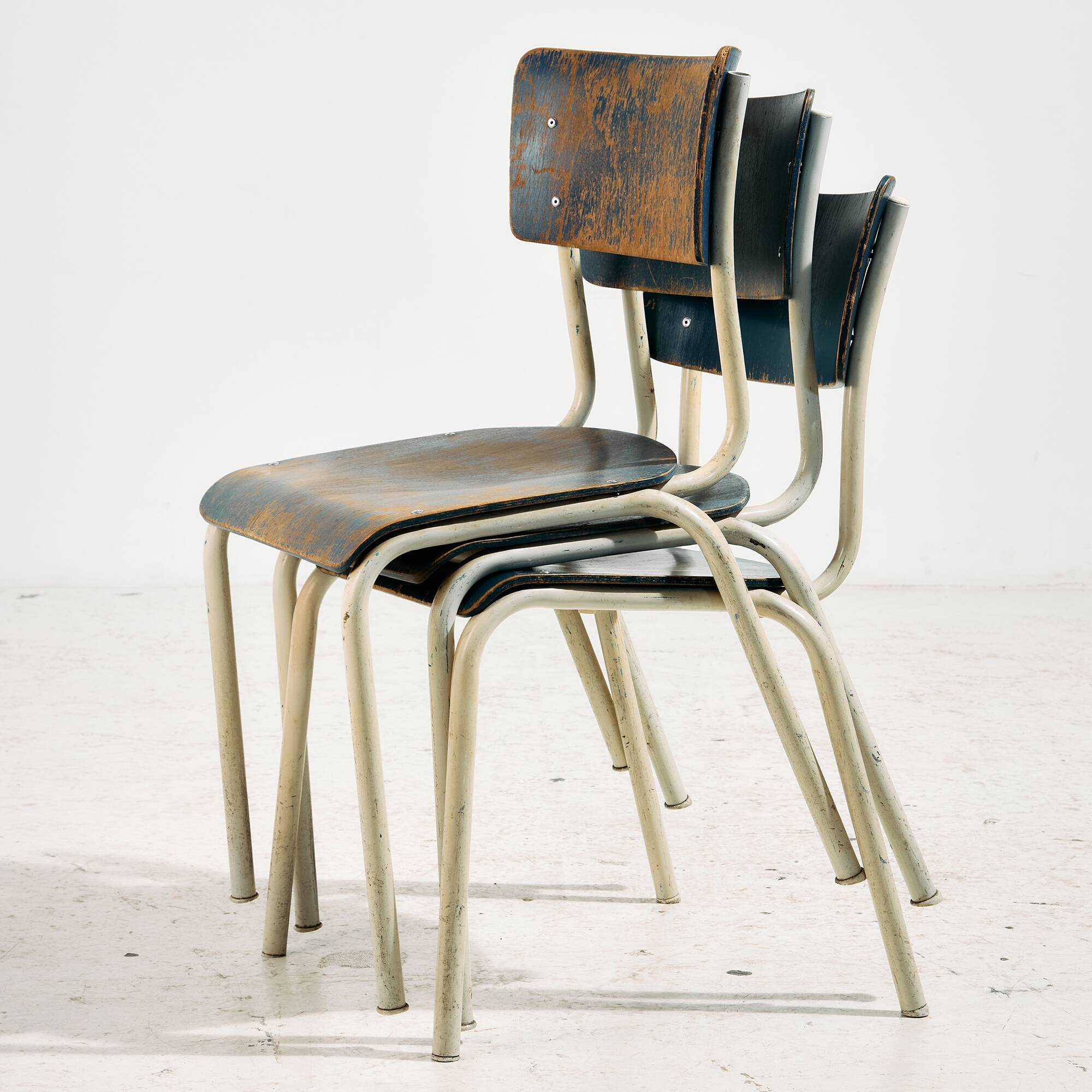 Metal frame chair
