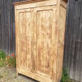 Parisian wardrobe wood in the rough "skirts"