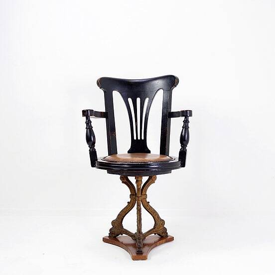 Chaise de paquebot en chêne teinté noir du 19e siècle