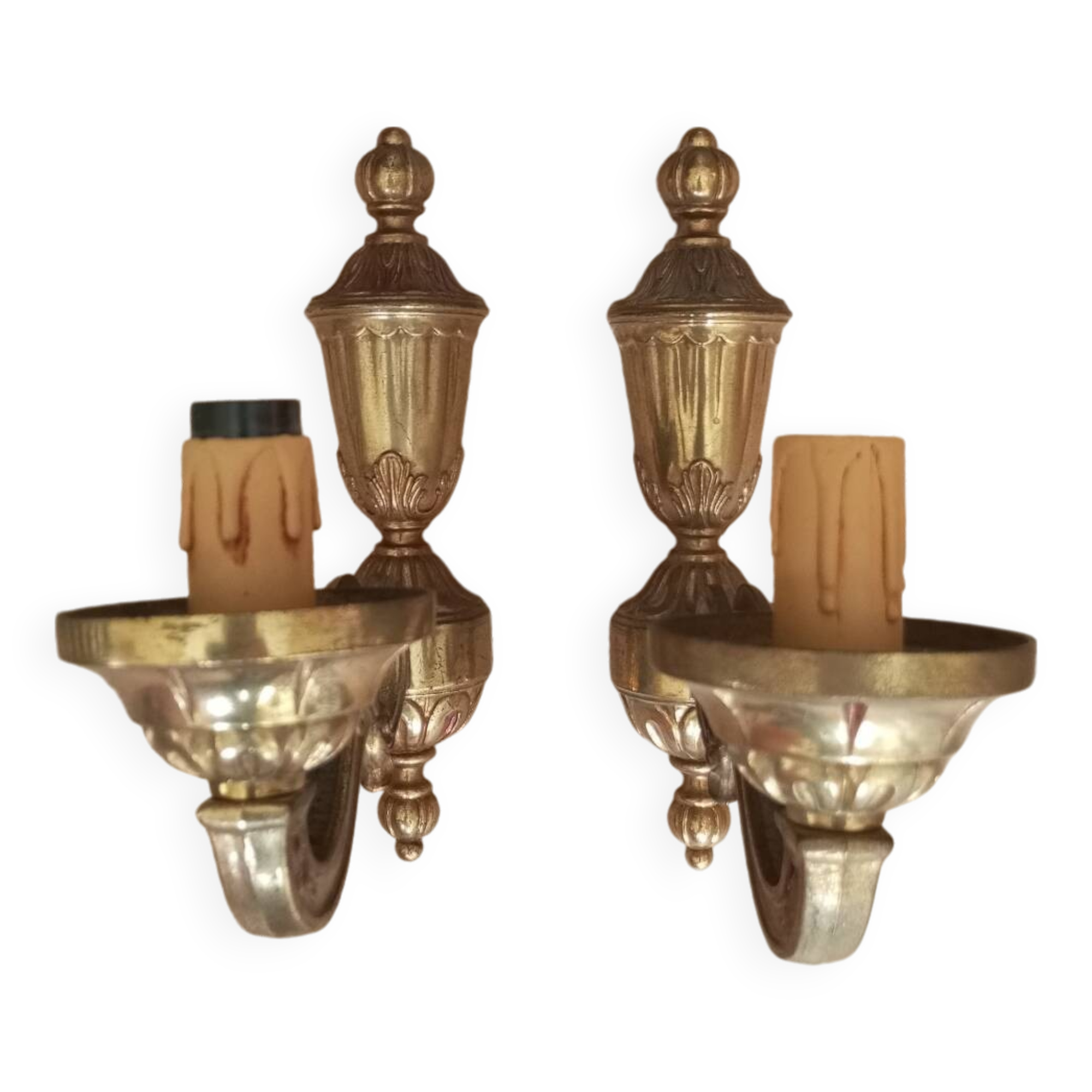 Pair of bronze wall lights