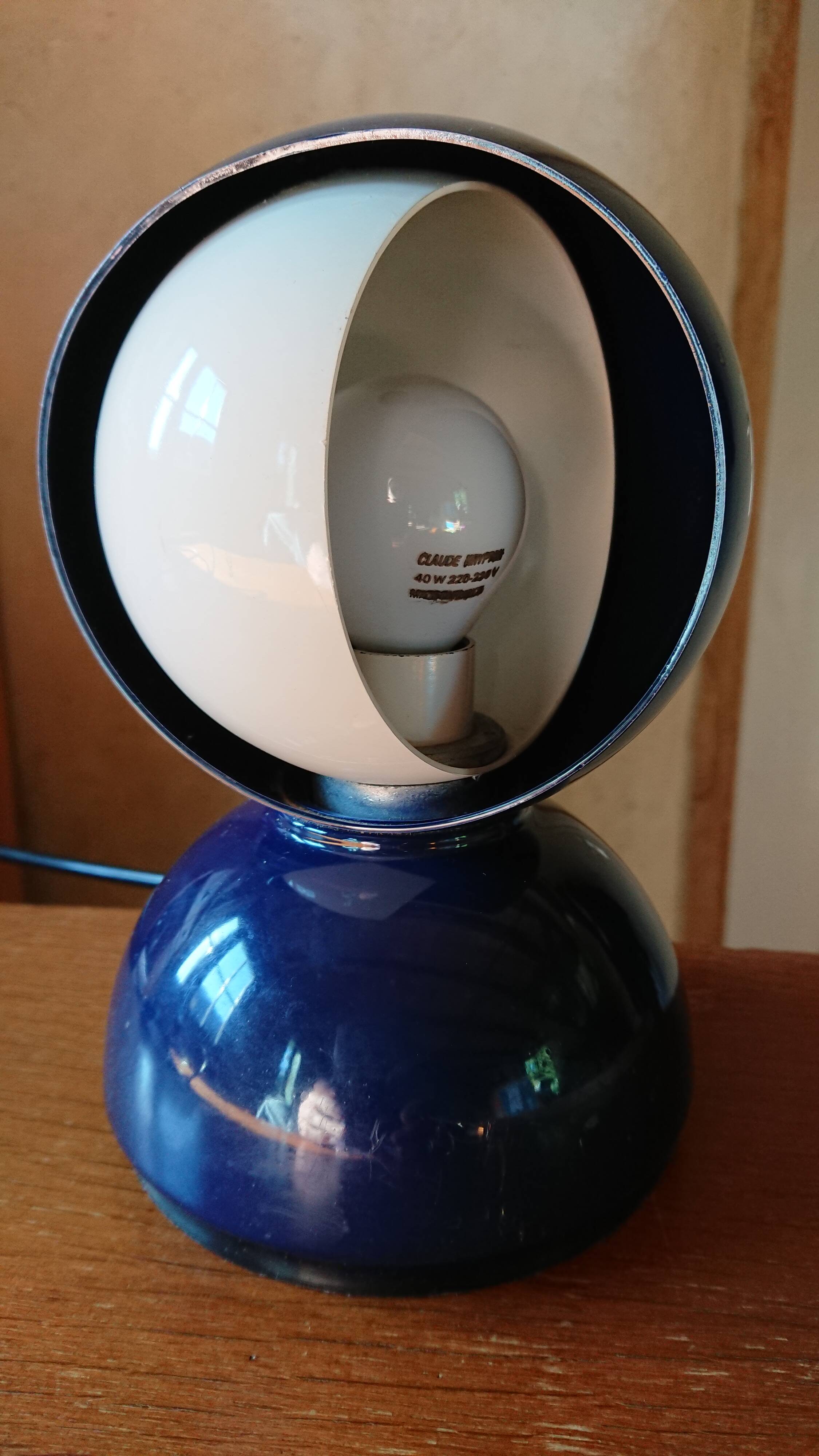 Eclipse lamp by Vico Magistretti for Artemide