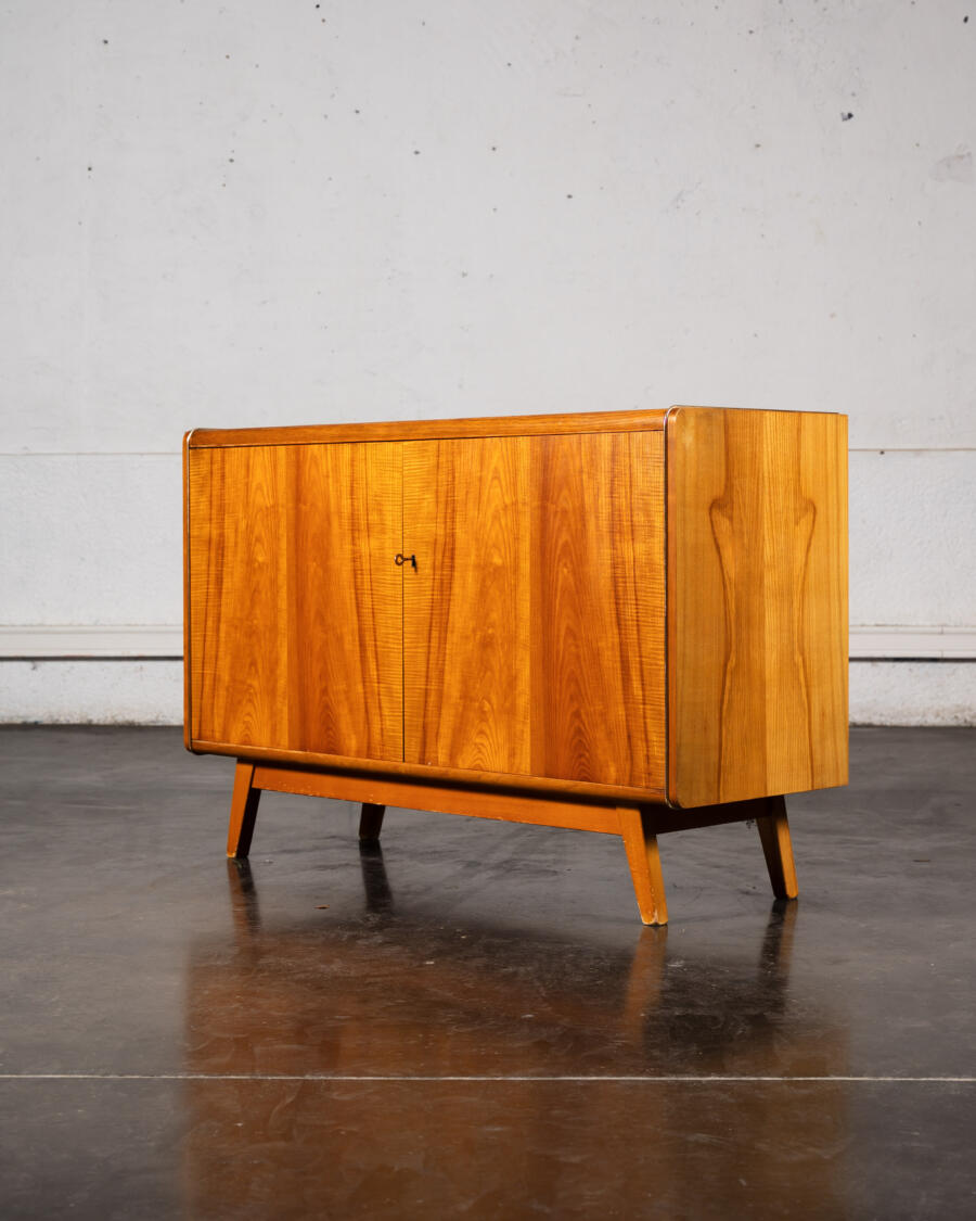 Buffet landsman white glass top