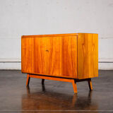 Buffet landsman white glass top