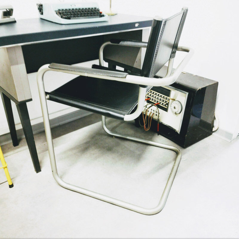 Cantilever S34 armchair