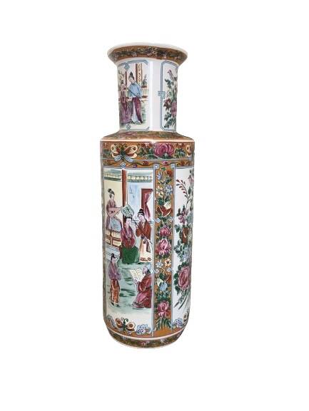 Old large Chinese canton vase, 1900s. in porcelain, famille rose style 47 x 16 cm