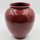 Vase vintage en céramique émaillée rouge bordeaux