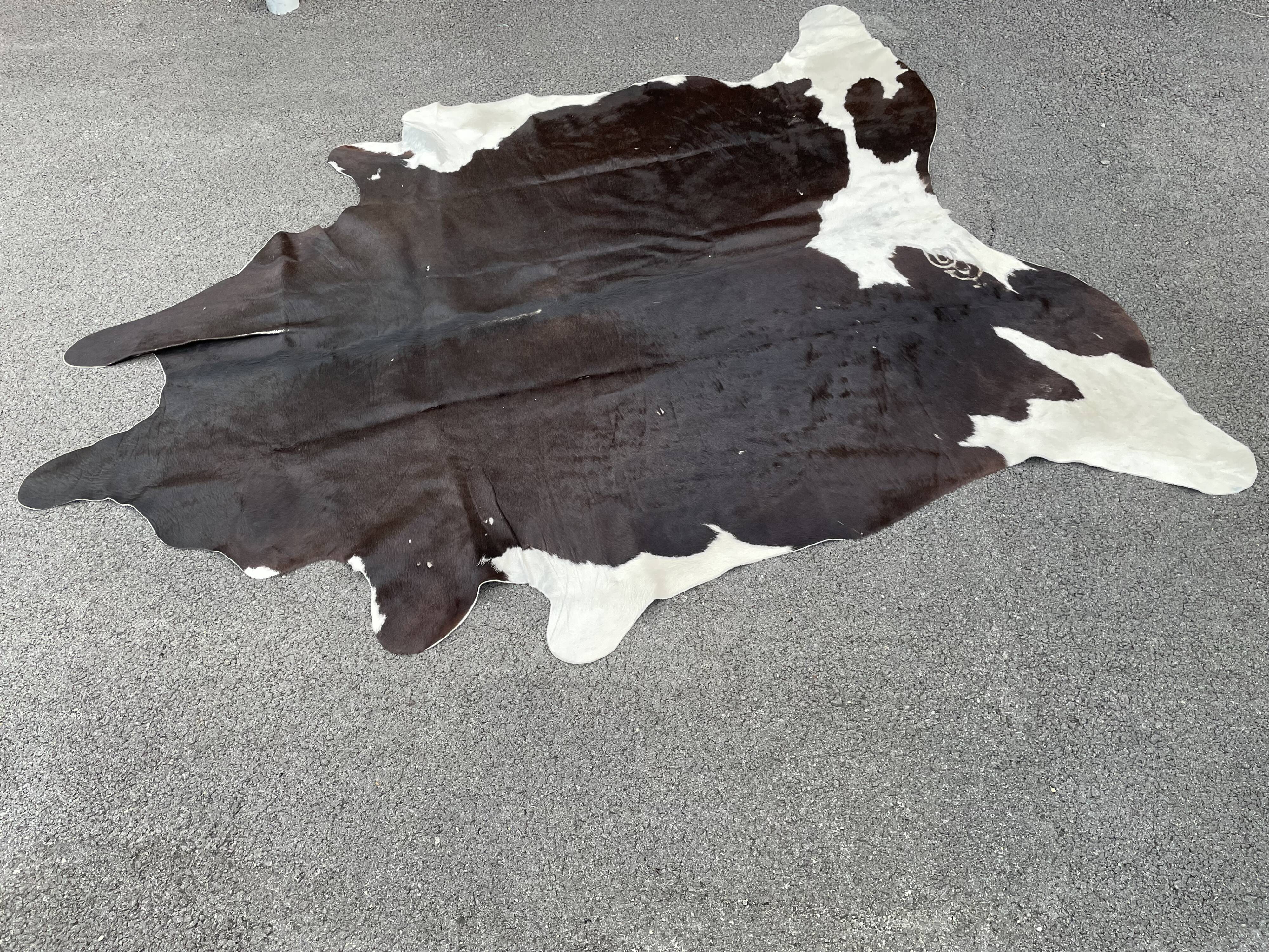 Cowhide mat 210x250cm