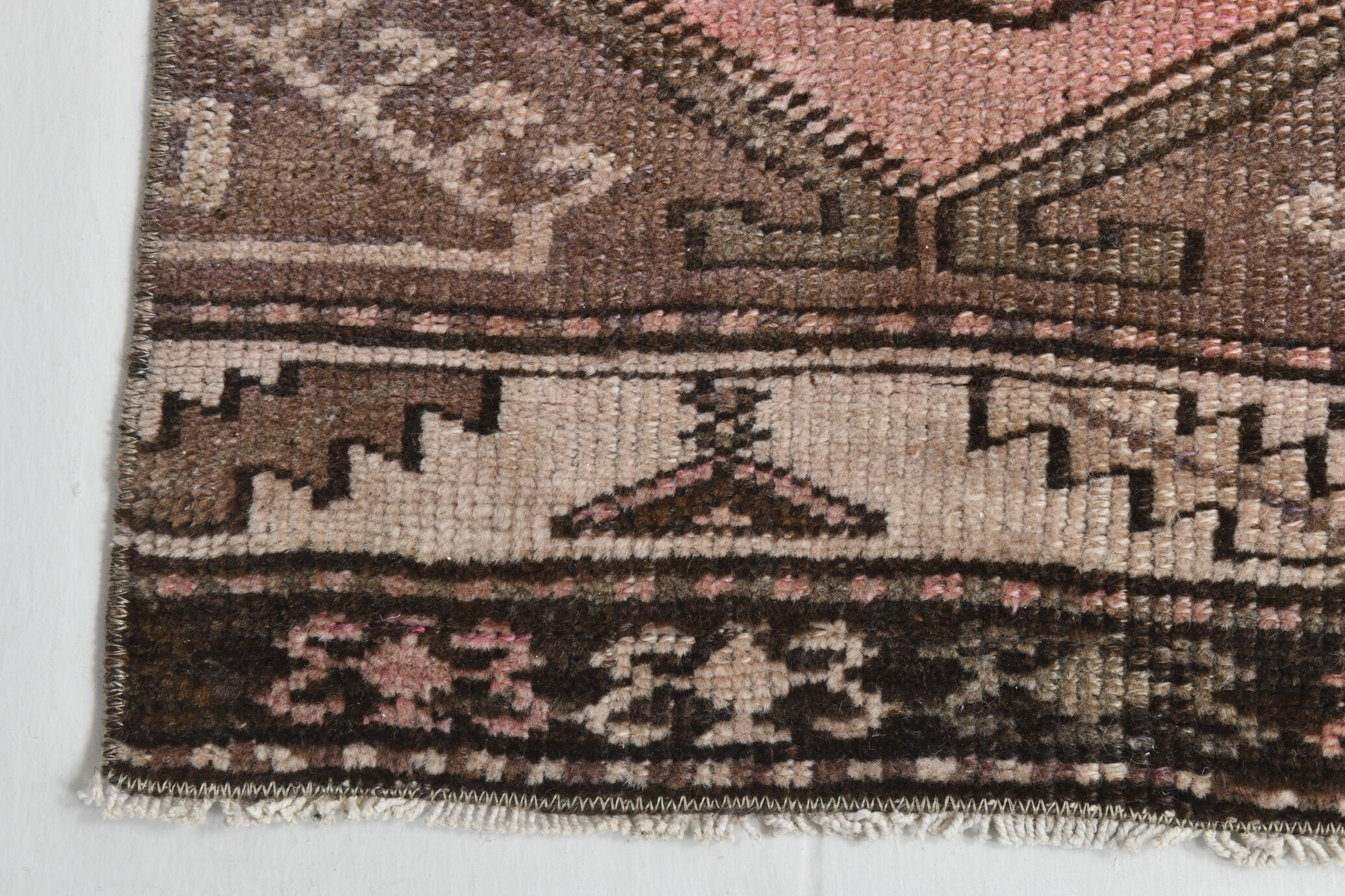 2x3 Brown & Pink Small Size Vintage Rug 52x80Cm