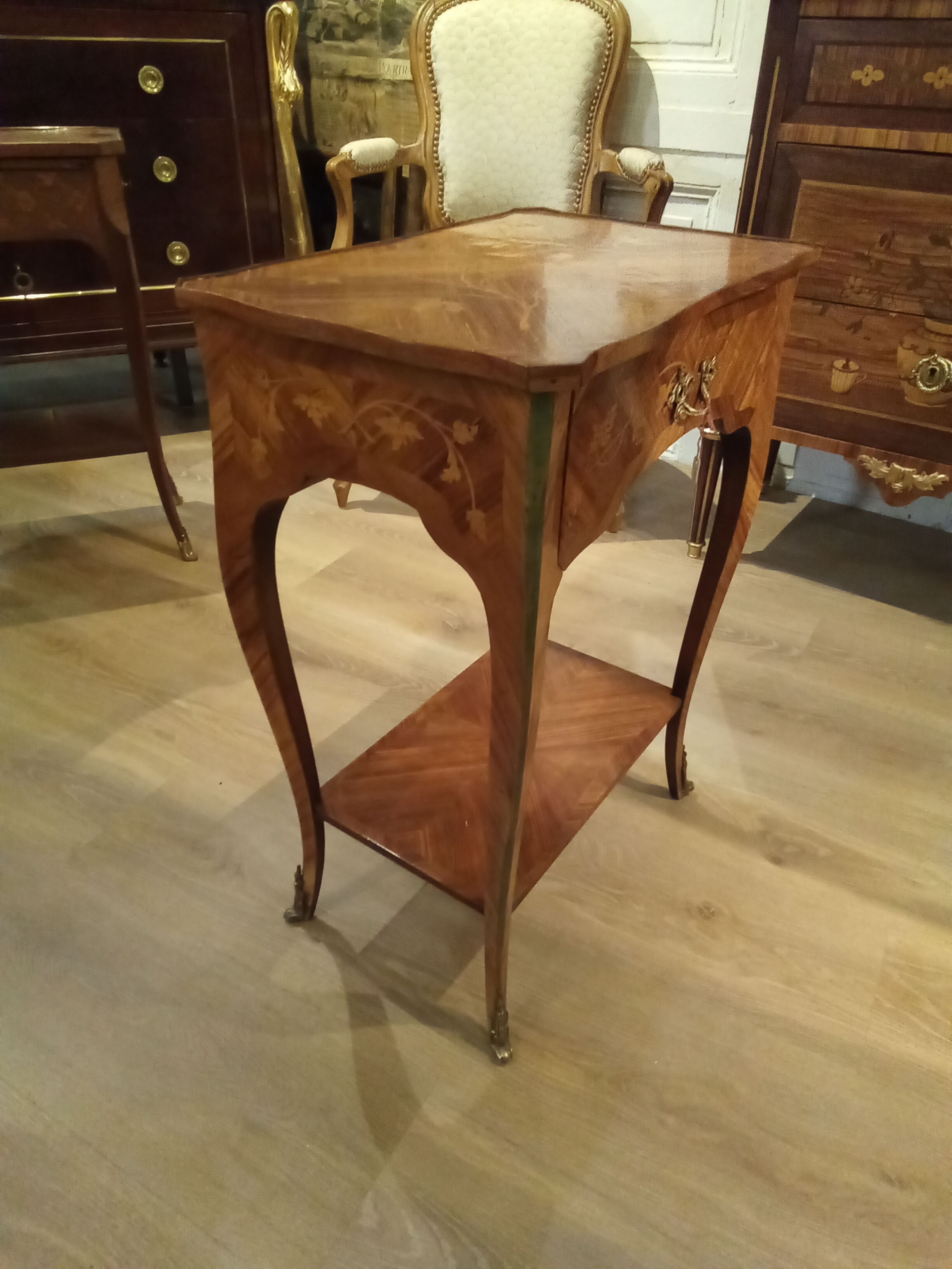 Louis XV-style lounge table