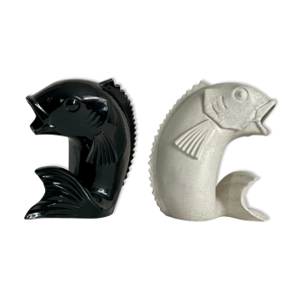 Couple of Primavera fish sculptures in white and black ceramic