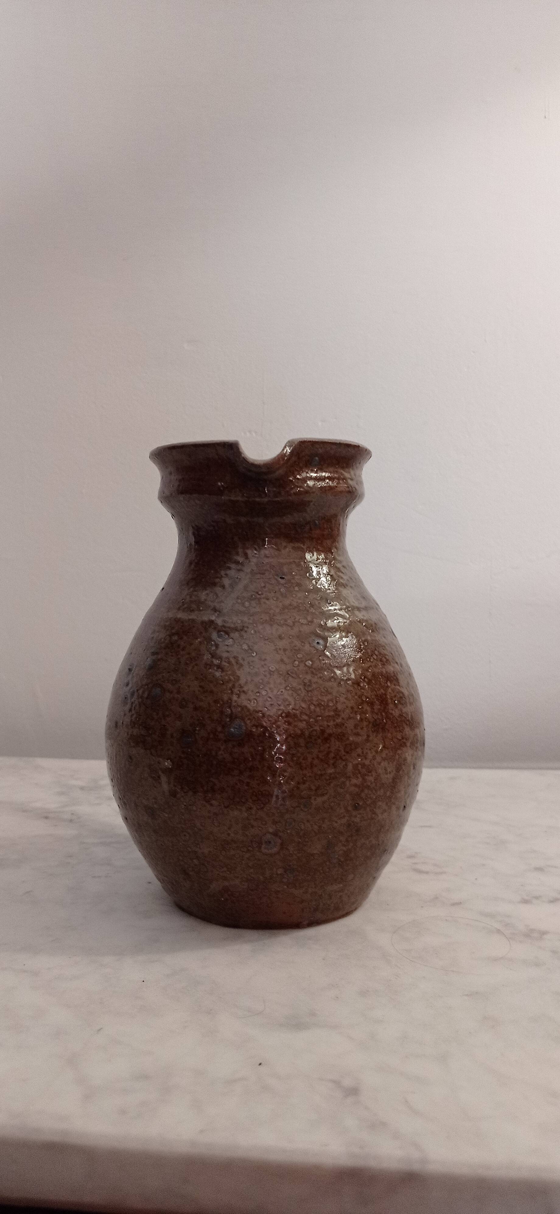 Pichet en grès pyrité