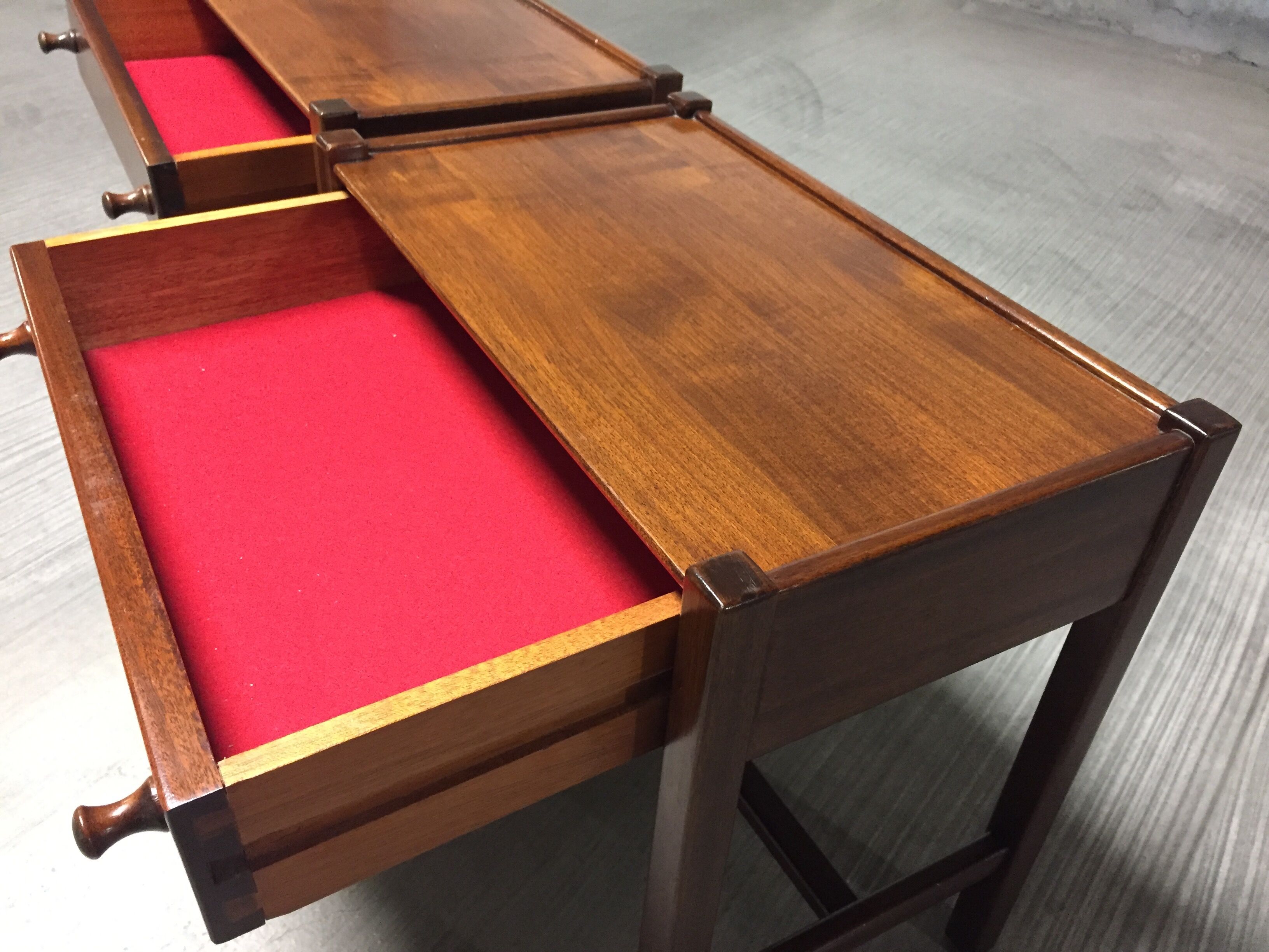 Scandinavian bedside table 1960 - vintage Scandinavian sofa tip