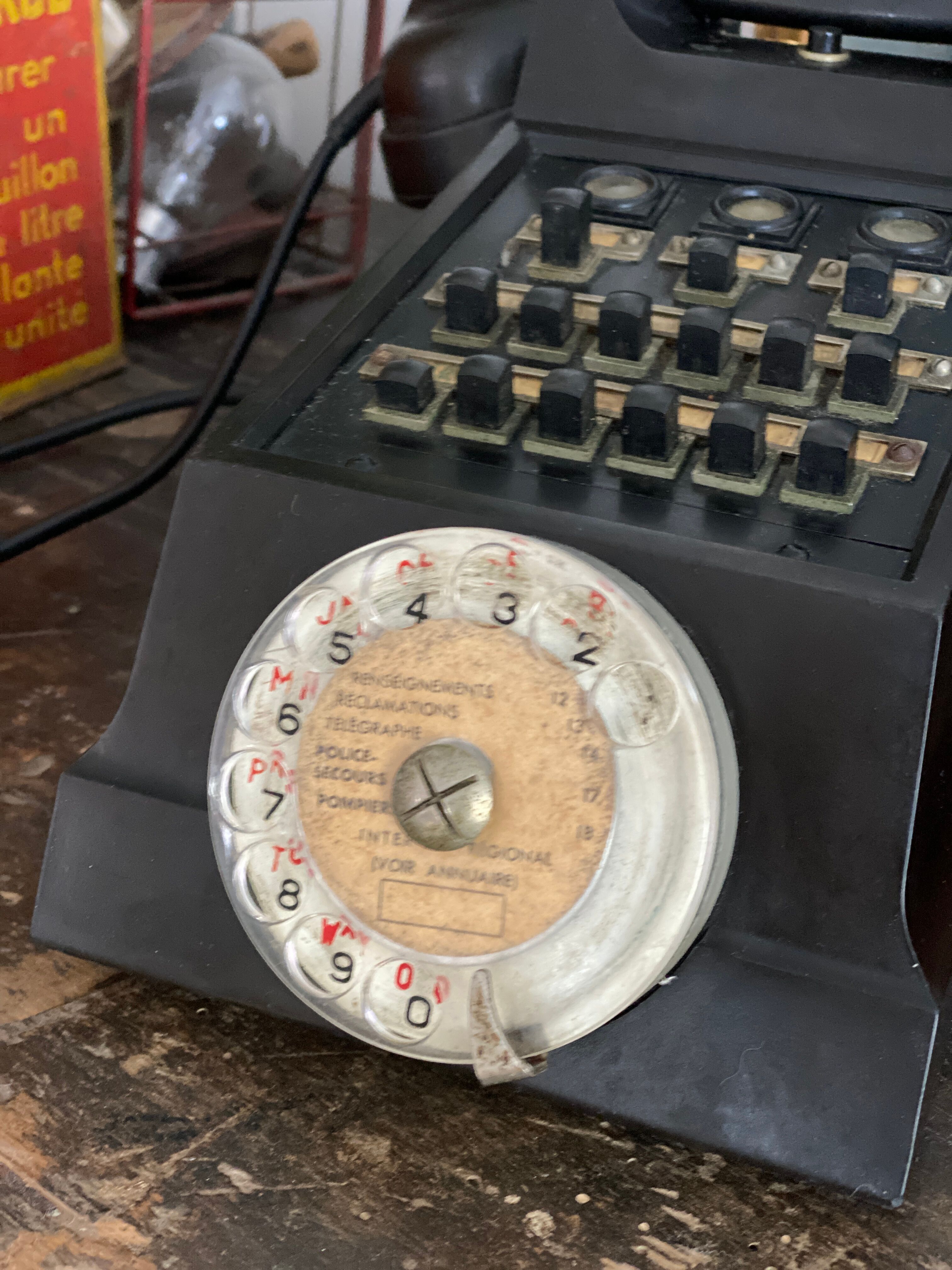 Téléphone bakélite vintage